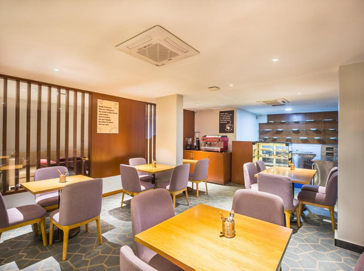 De Mandarin Hotel Bangalore Ngoại thất bức ảnh