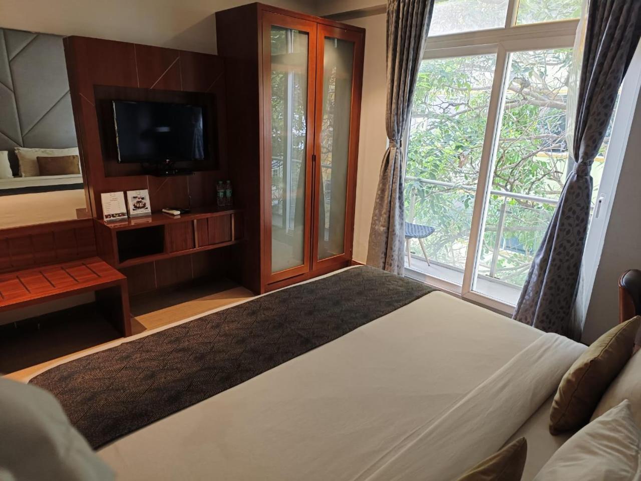De Mandarin Hotel Bangalore Ngoại thất bức ảnh