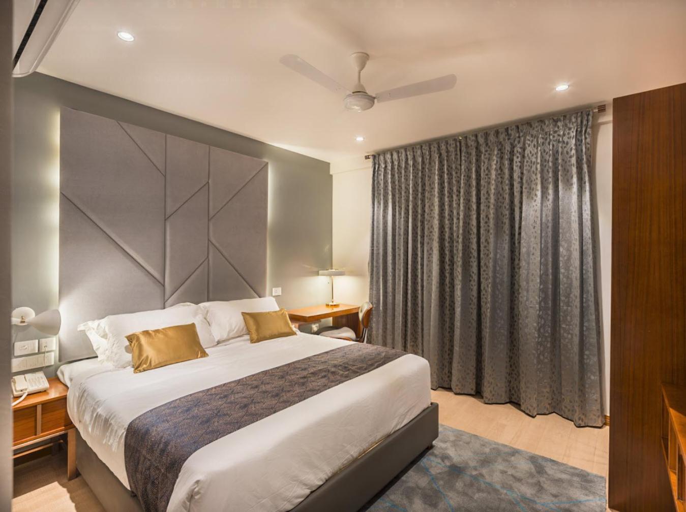 De Mandarin Hotel Bangalore Ngoại thất bức ảnh